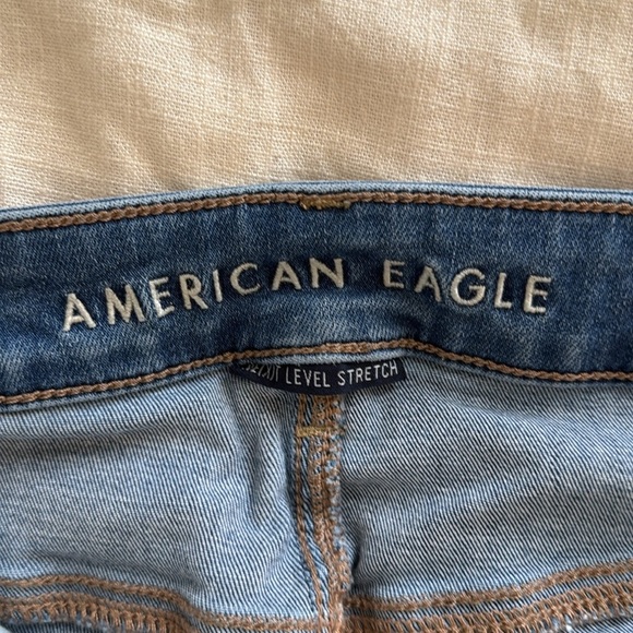 American Eagle Hi-Rise Skinny Jean - Picture 5 of 6